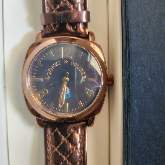 Dooney and Bourke watch - Picture 1 of 5